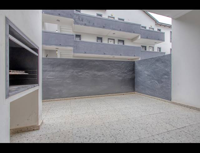 2 BEDROOM APARTMENT FOR SALE IN BRYANSTON